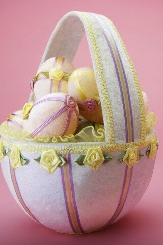 Пасхальная корзина с яйцами обои