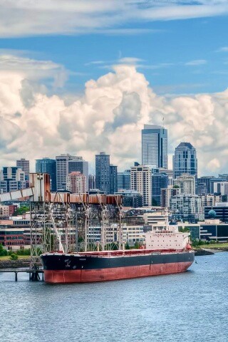 Баржа в ожидании отплытия обои