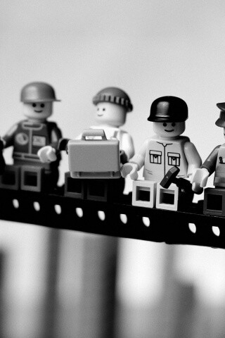 Lego строители обедают на балке обои