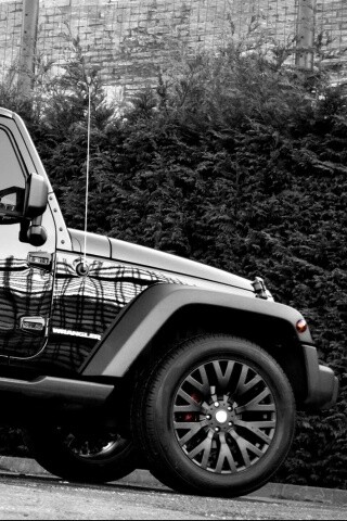 Черный внедорожник обои