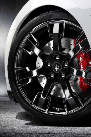 Колесу Maserati Granturismo обои