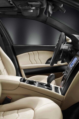 Салон Мазерати Quattroporte обои