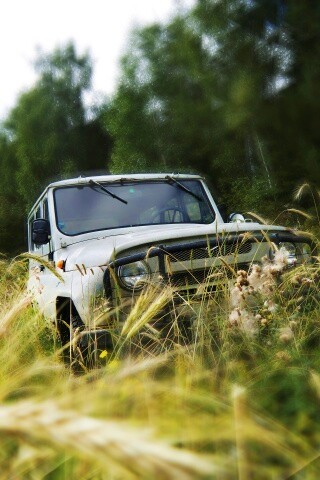 УАЗик в траве обои