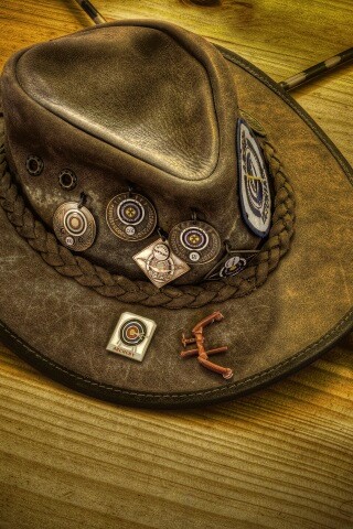 Шляпа и стрелы обои