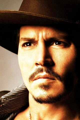 Актер Джонни Депп в широкополой шляпе обои