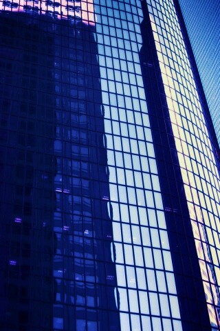 Стеклянная стена небоскреба обои