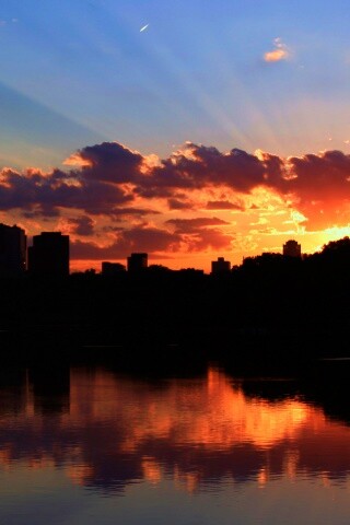 Закат над городом обои