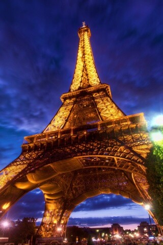 Вид снизу на Эйфелеву башню обои
