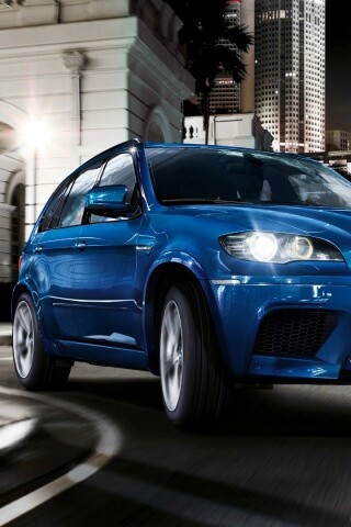 Синий кроссовер BMW обои