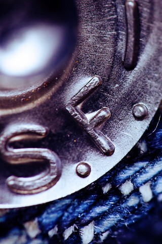 Заклепка на джинсах в макро обои