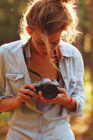 Девушка-фотограф обои