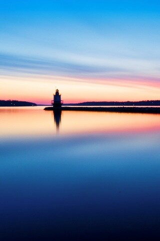 Маяк и его отражение обои