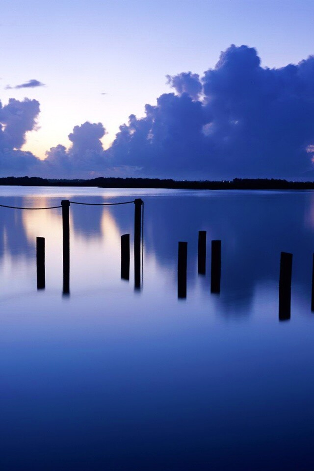 Столбики из воды обои