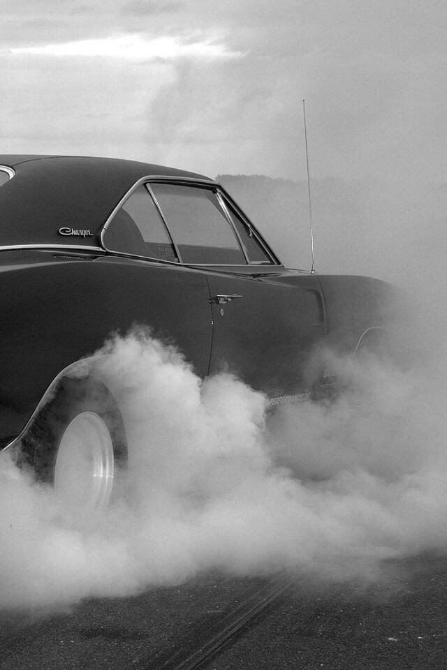 Додж Чарджер жжет резину обои