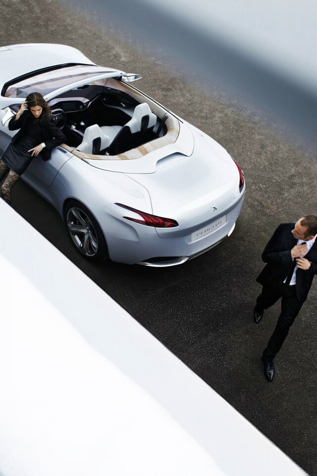 Пара у кабриолета Пежо обои