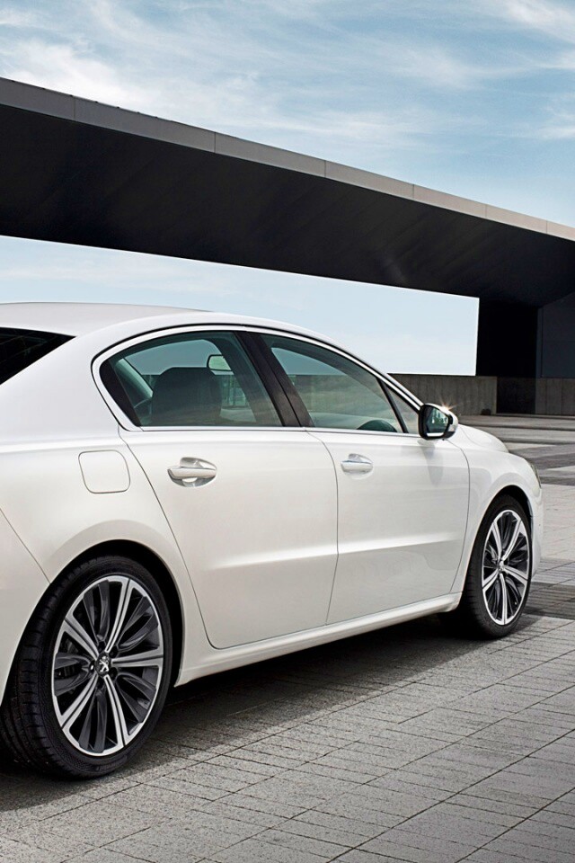 Пежо 308 на стоянке обои