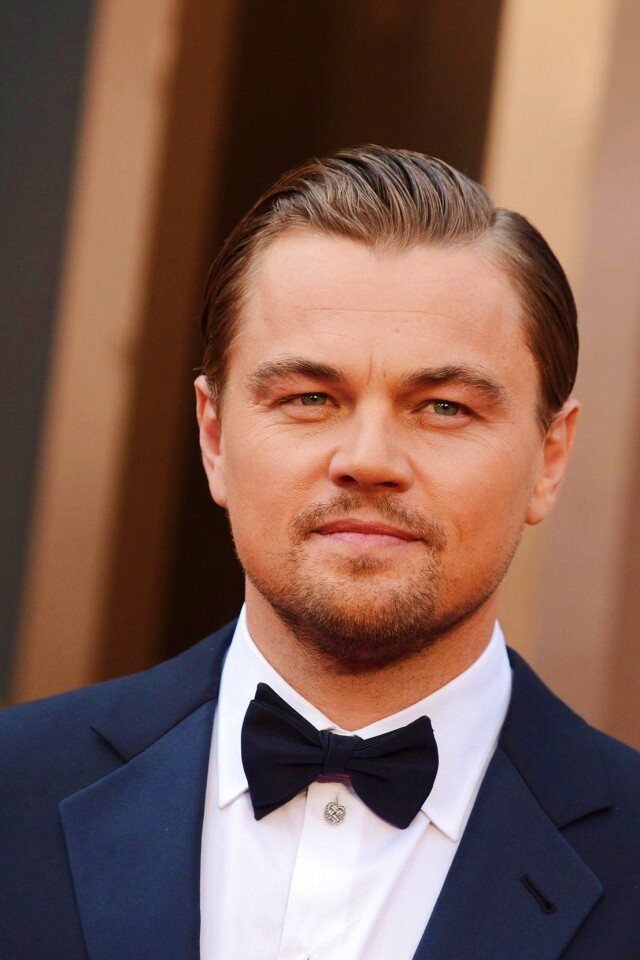 Леонардо Дикаприо в костюме обои