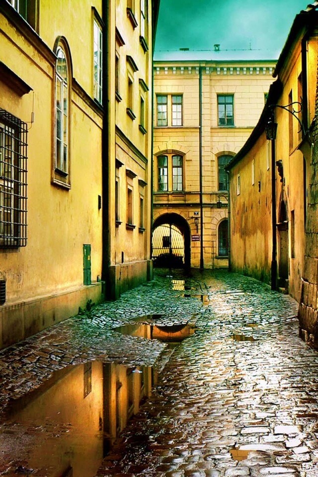 Проходной дворик обои