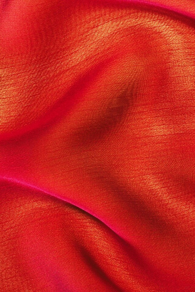 Красный шелк обои