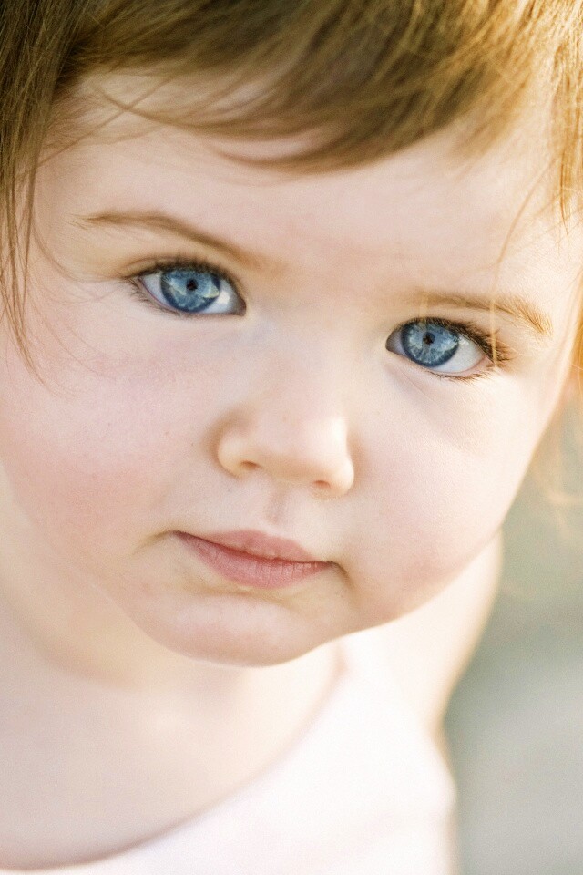 Детское личико обои