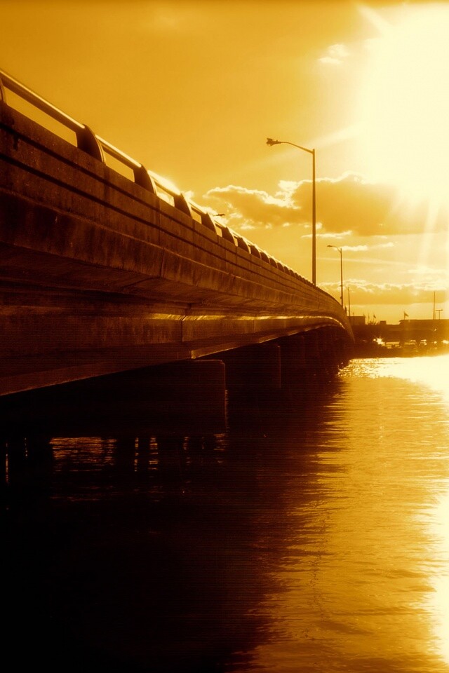 Залитый солнцем мост обои