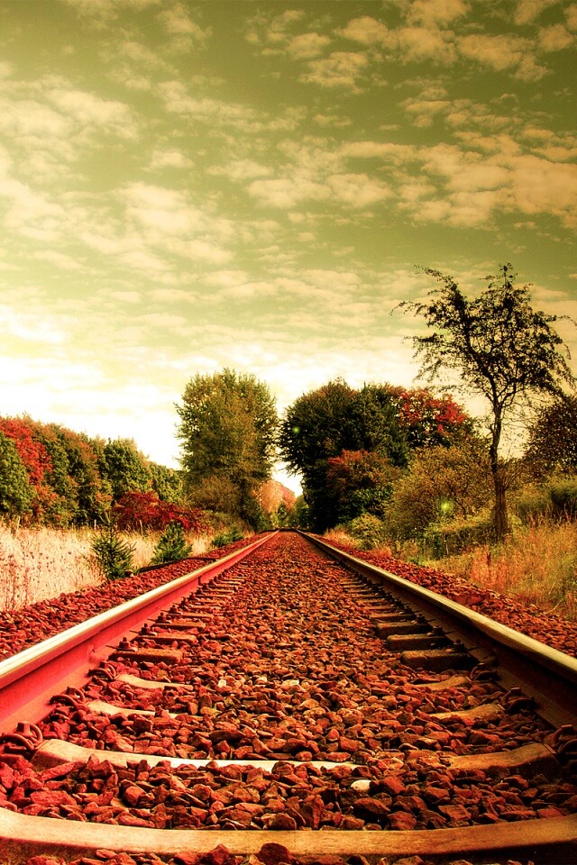 Уходящие в даль рельсы обои