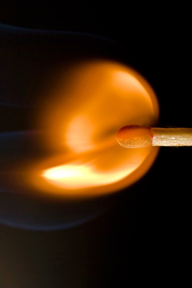 Горящая спичка обои