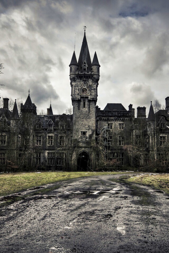 Разрушающийся замок обои