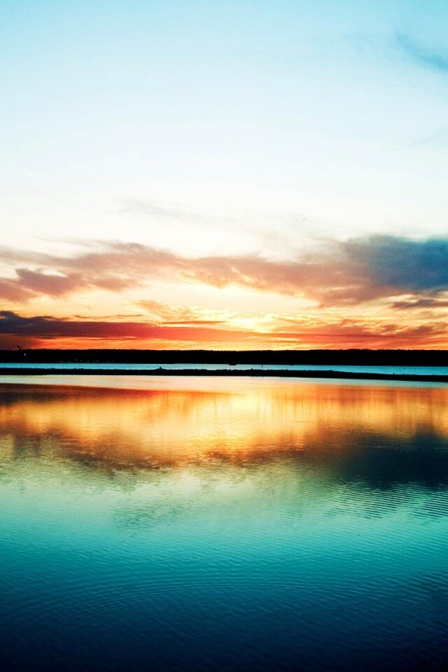 Закат над озером обои