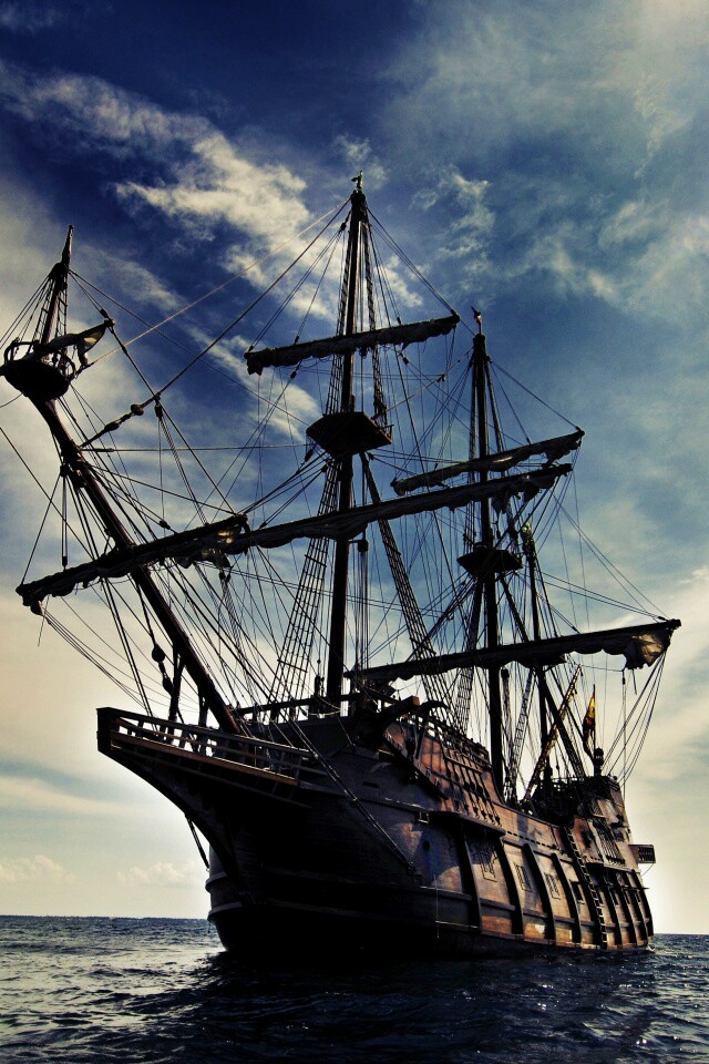 Галеон в море обои