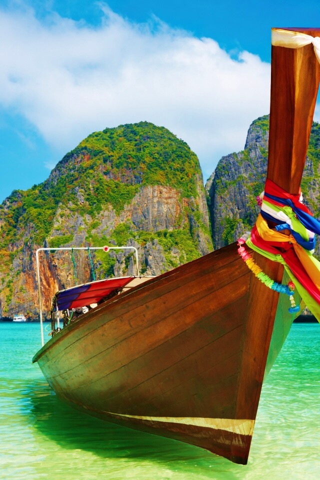 Лодка в райских водах обои