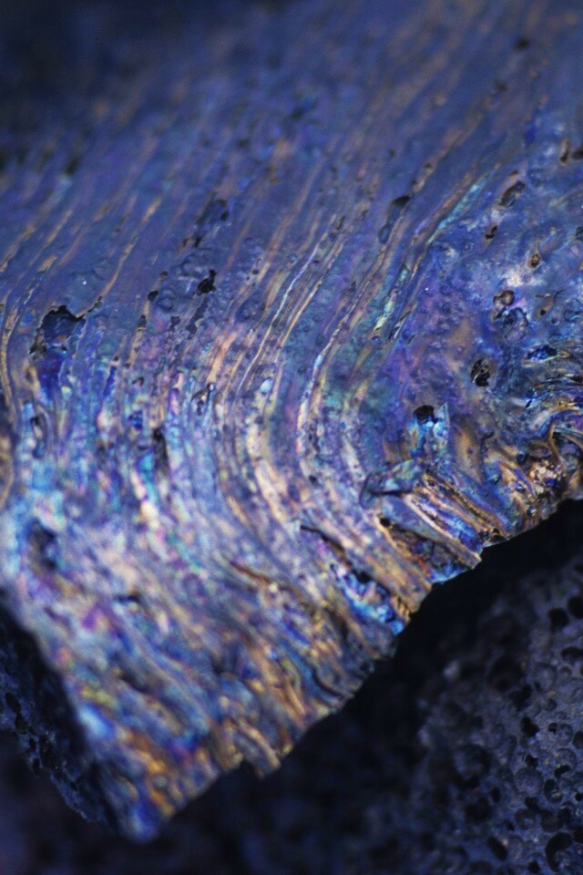 Металл с радужным отливом обои