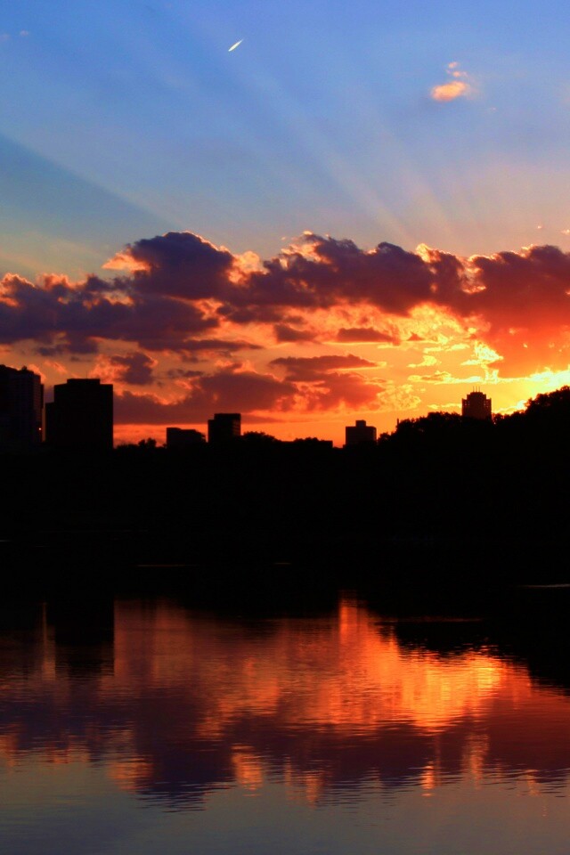 Закат над городом обои