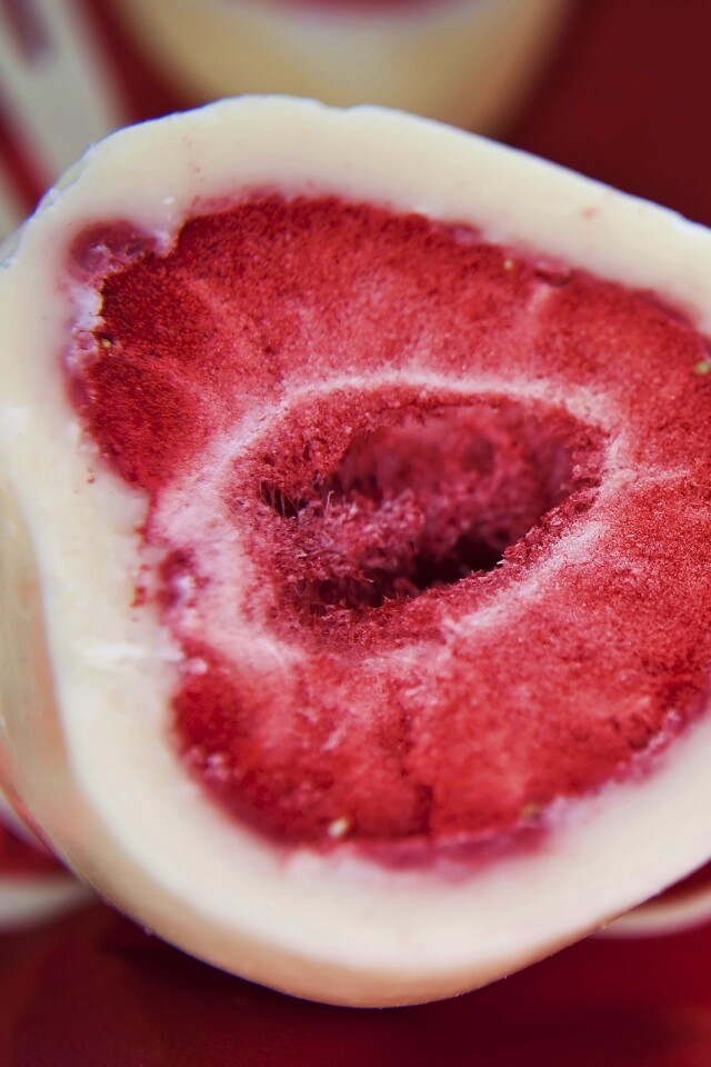 Клубника в белом шоколаде обои