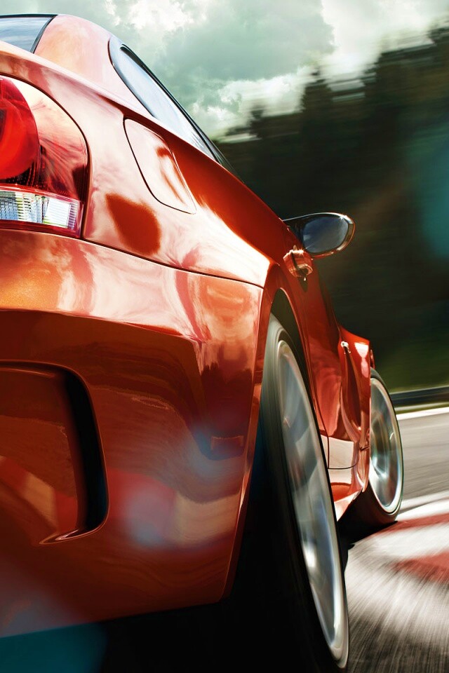 BMW входит в поворот на треке обои