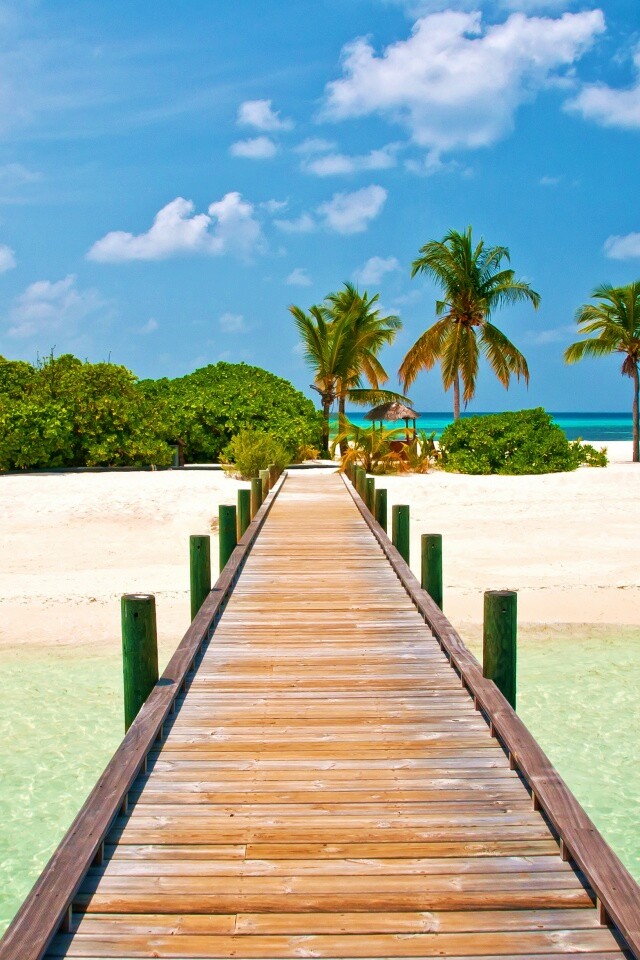 Пирс на тропическом острове обои