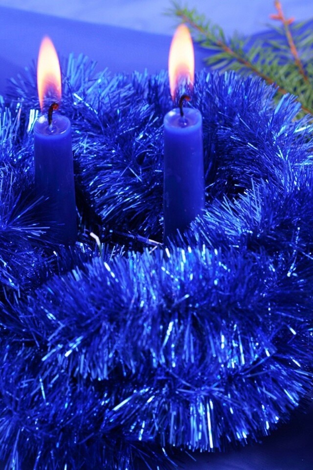 Свечки и новогодняя мишура обои