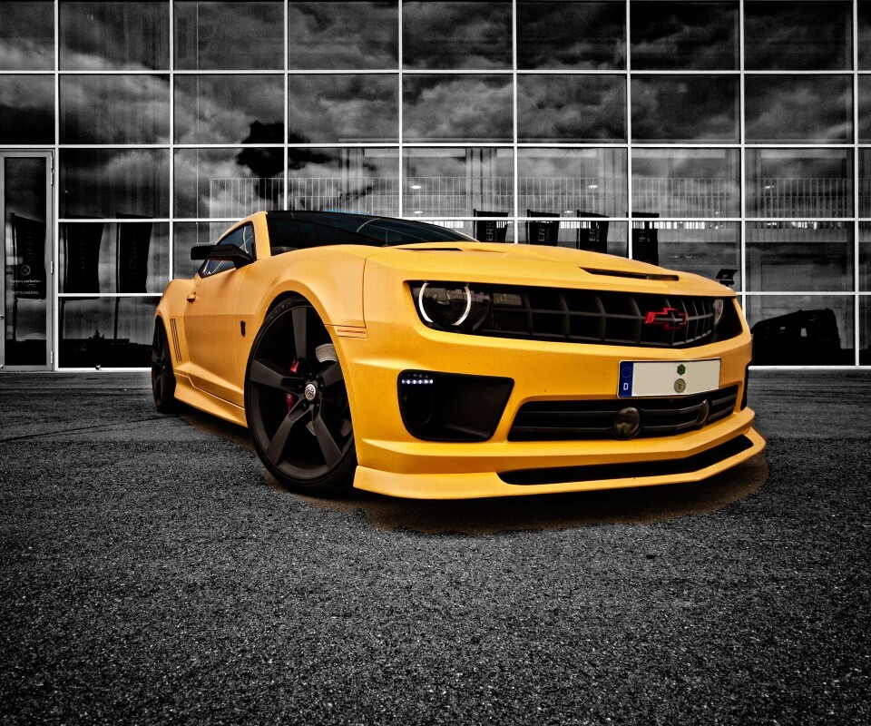 Желтый монстр обои