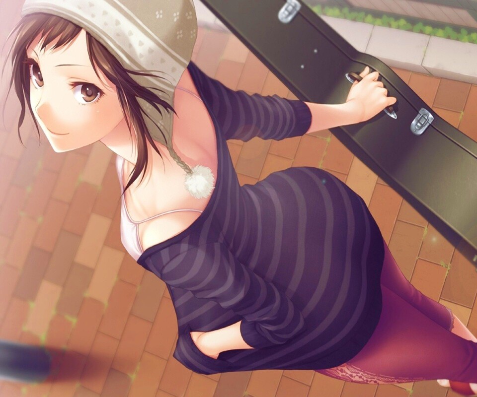 Девушка с гитарным чехлом обои