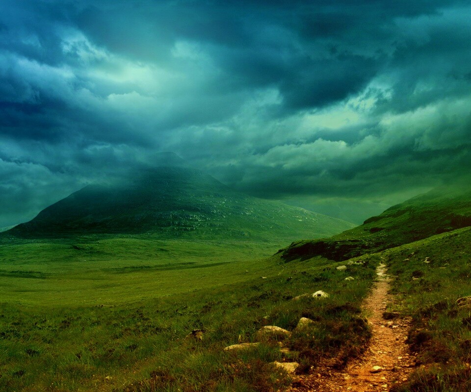 Тропинка средь холмов обои