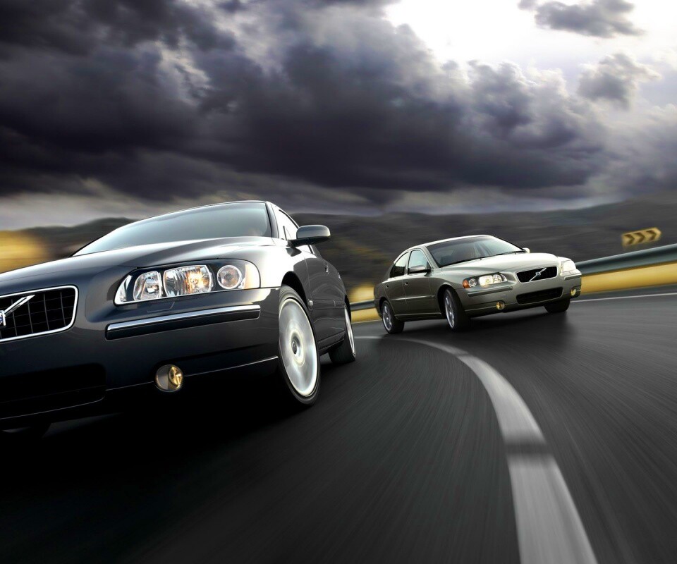 Два седана вольво на повороте обои