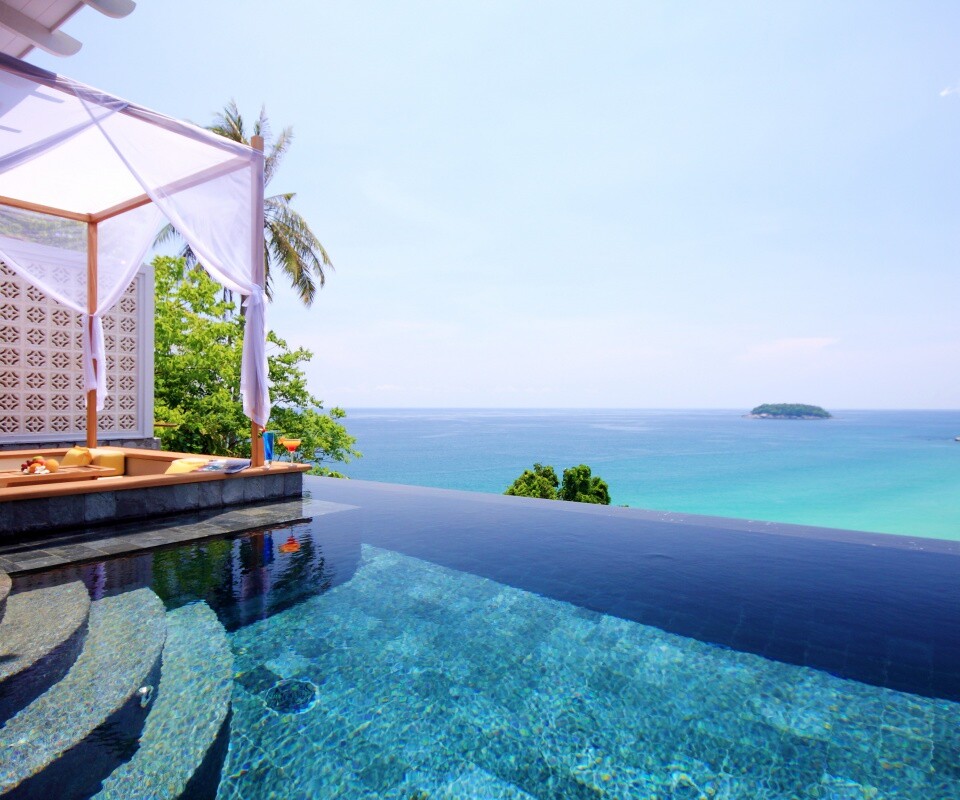 Бассейн на берегу моря обои