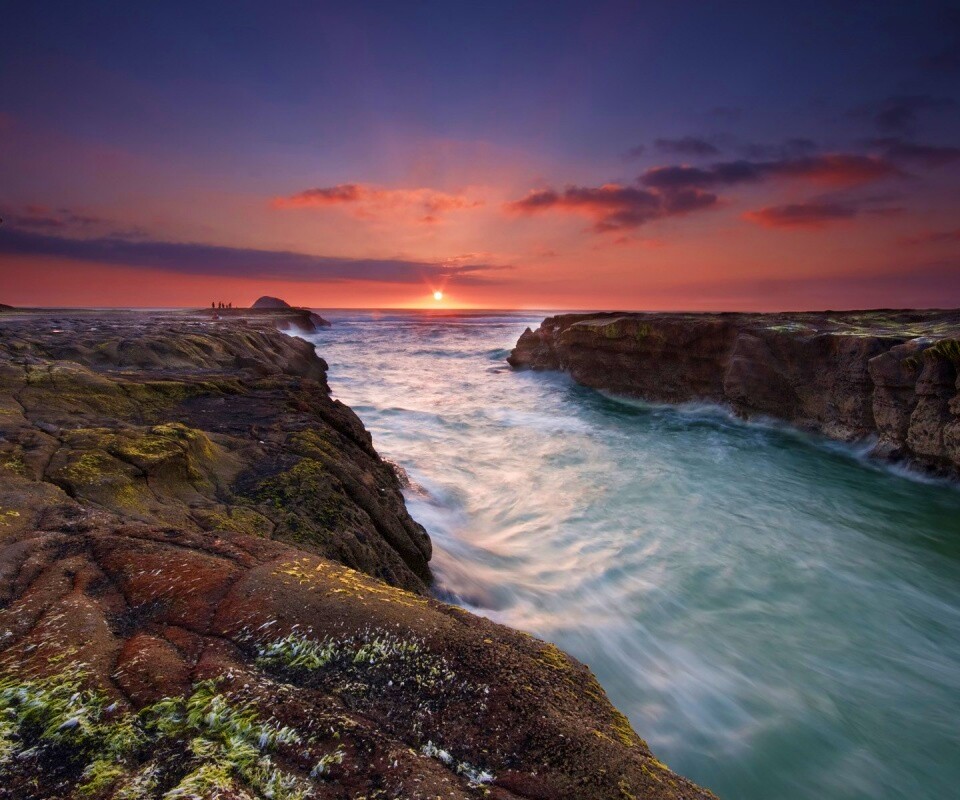 Каменистый пролив обои