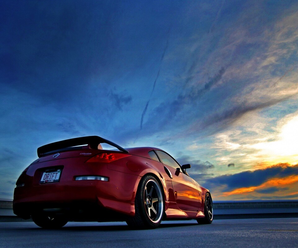 Красный ниссан обои