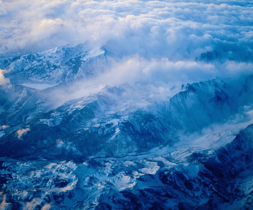 Облака в горах обои