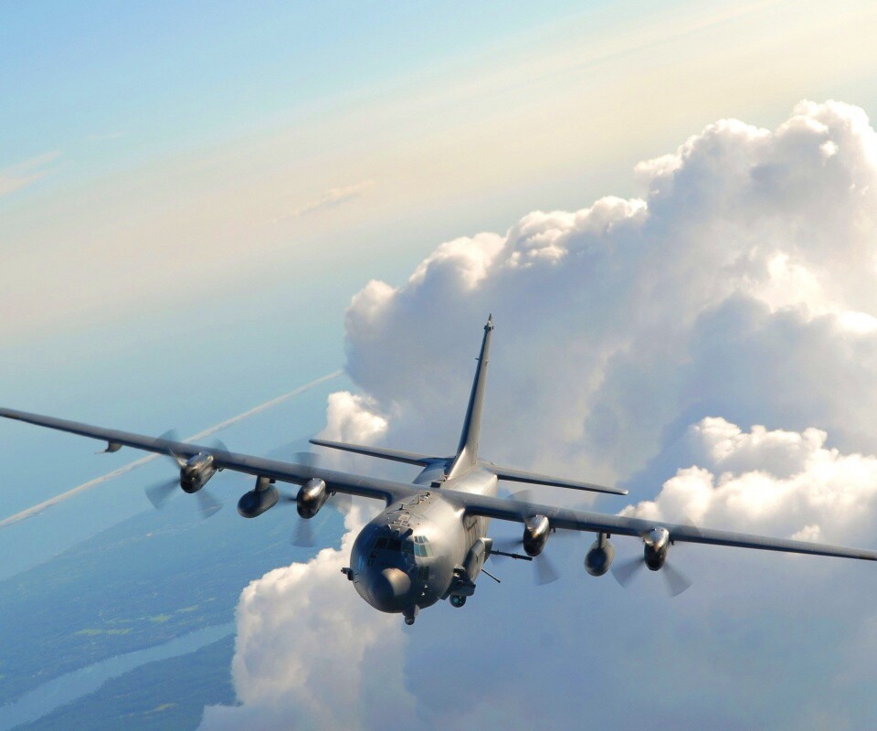 Самолет АС-130 обои