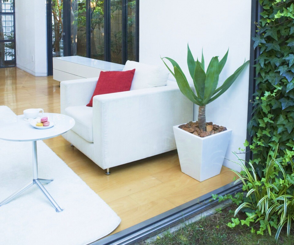 Белое кресло обои