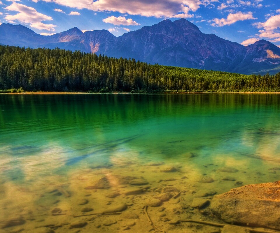 Зеленое озеро обои