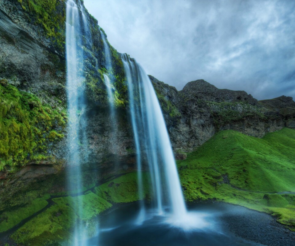 Нарисованный водопад обои