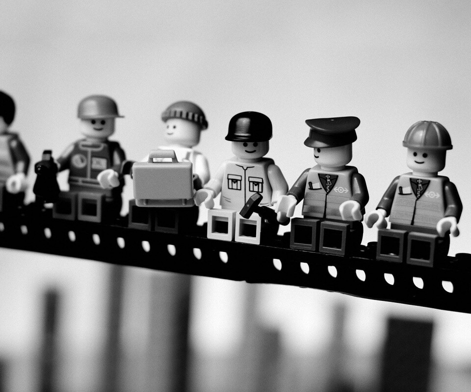 Lego строители обедают на балке обои